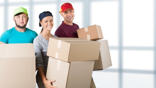 Packing and unpacking support for moving day